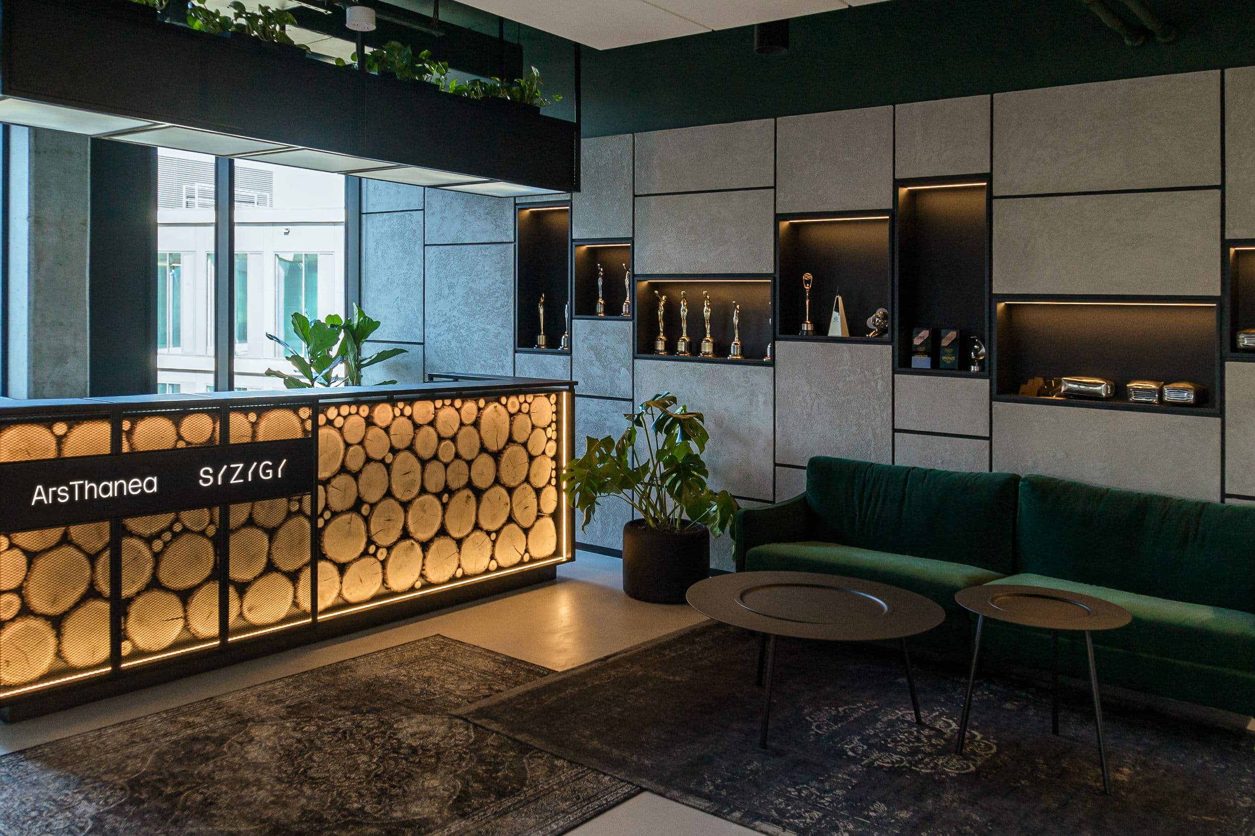 Ars Thanea front desk